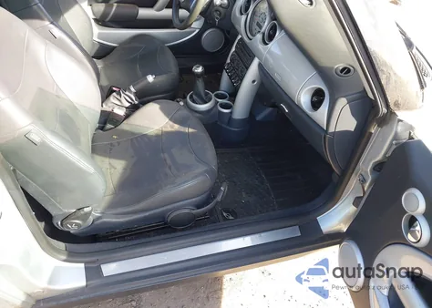 2002 Mini Cooper z USA, uszkodzony, nr VIN WMWRC33472TC37004